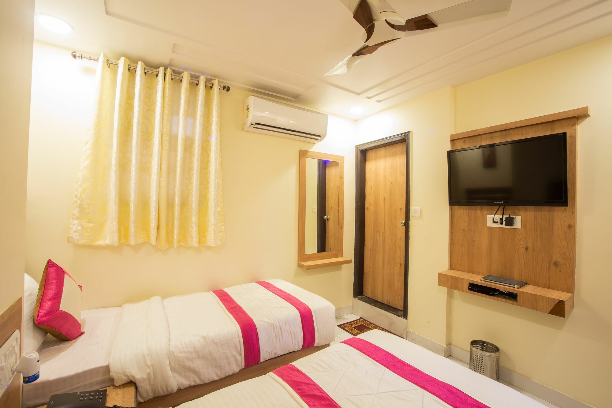 Hotel Sarthak Palace - By Pooja Hospitality Nowe Delhi Zewnętrze zdjęcie