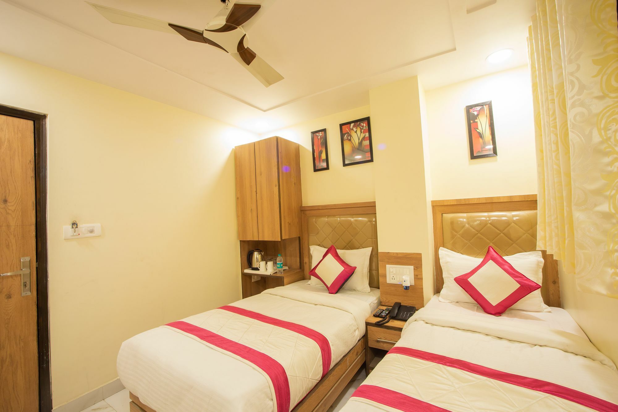 Hotel Sarthak Palace - By Pooja Hospitality Nowe Delhi Zewnętrze zdjęcie
